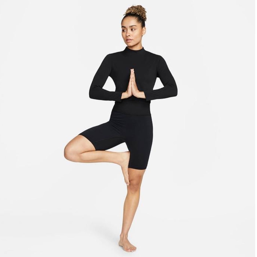 Nike Women's Yoga Dri-FIT Luxe Long Sleeve Crop Top - Picture 2 of 9